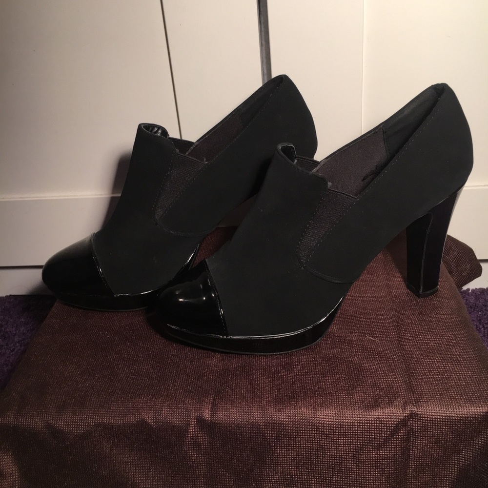 Impo Black booties